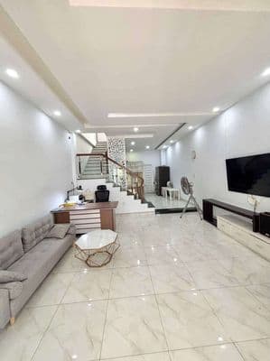 NHÀ 2 TẦNG ĐẸP FULL NỘI THẤT KHU BIỂN PHẠM VĂN ĐỒNG