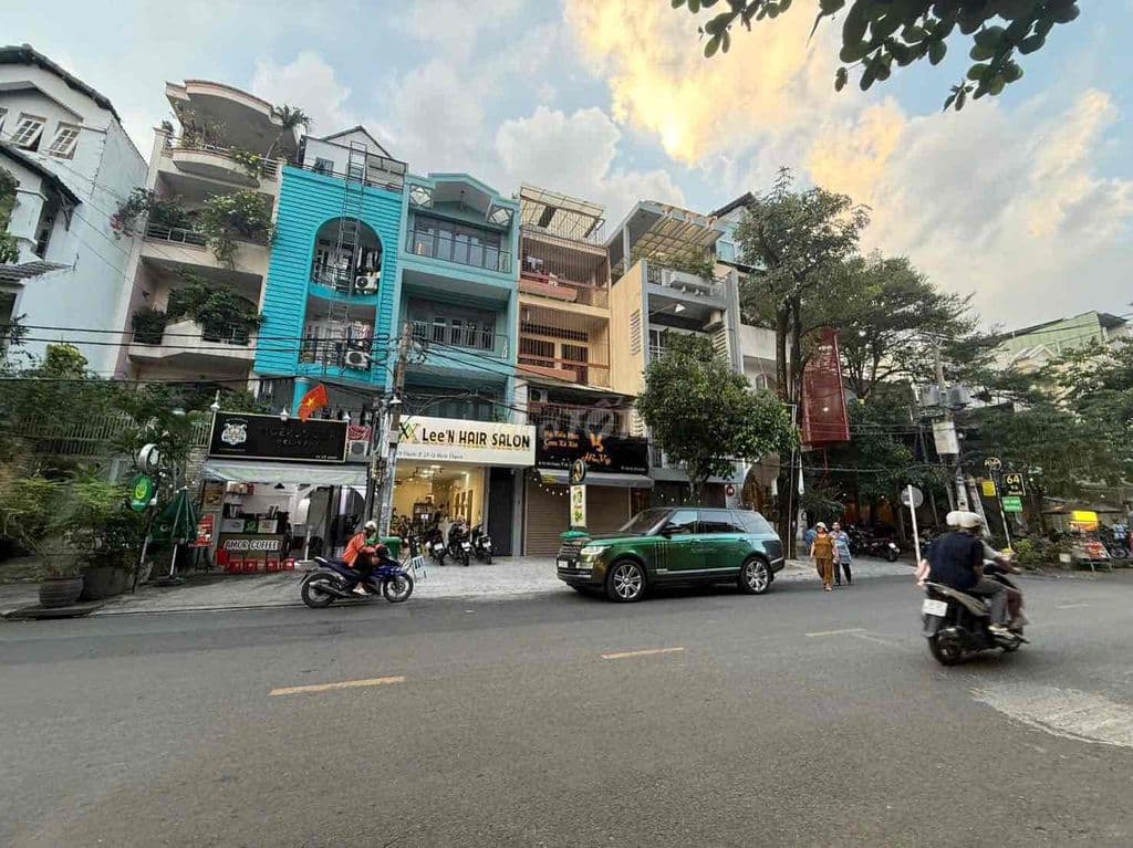 NHÀ 4LẦU MẶT TIỀN ĐƯỜNG VÕ OANH(D3 cũ)P25,BT.Đoạn KD Sầm Uất,sd:300m2.