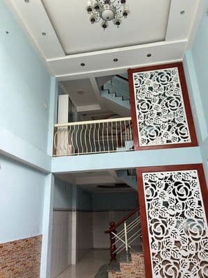 Cho thuê nhà 3 lầu hẻm đẹp thông xe tải phường Tân Chánh Hiệp Q12