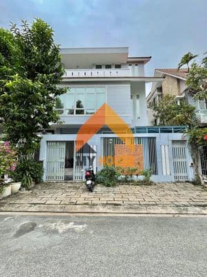 Villa có hầm ngay sau song hành 12x20 giá 45tr