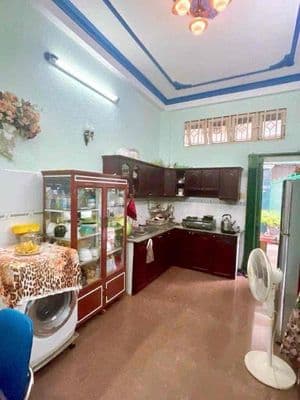 CẦN BÁN NHÀ MẶT TIỀN 81 Đg702 HỒNG BÀNG. DT:3,4& 15M, 2LẦU ĐÚC