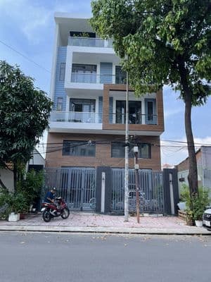 Cho thuê NHÀ MẶT TIỀN MT BÌNH LỢI,4,5x20m giá 32 triệu/tháng