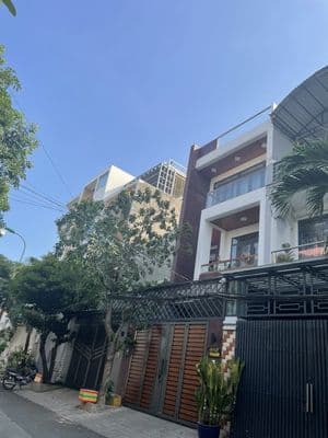 Nhà đẹp 122/9 Bình Lợi.DT 5x20m. trệt 2 lầu ST.