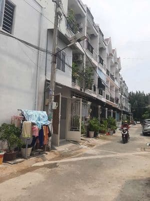 Bán gấp nhà nhỏ, 1 lầu, hẽm xe hơi, 620tr, Nguyễn Bình, Ng H Thọ.