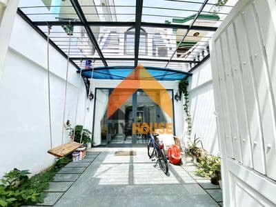 Em xinh, em nhà xinh đẹp và lung linh hơn các em khác tại thảo điền-q2