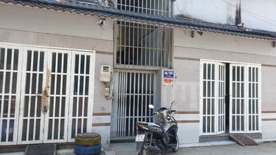 Bán dãy trọ DT 9m*20m, gồm 10P, gần ngã 4 Giếng Nước (QL22) Hóc Môn
