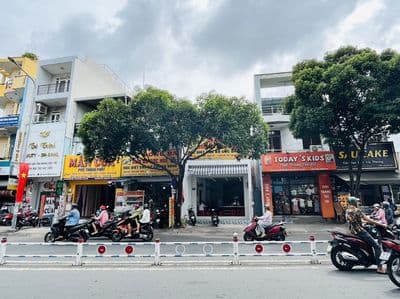 Bán nhà MT Nguyễn Sơn,5x23m, nhà cấp 4, đang cho thuê, giá 18.5 tỷ