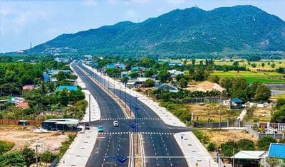 2 lô liền kề - mặt tiền đường Ven biển 42m, cách biển Phước Hải 1,5km