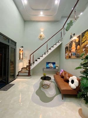 Ngộp nặng - gấp bán nhà 2tầng ngay trường công thương, hoa lư.