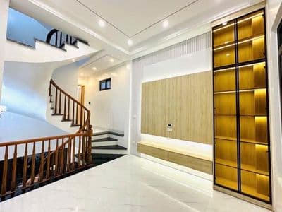 Bán Nhà Kv Tố Hữu Giá Tốt. Nhanh Thì Còn. 5 Tầng Mới, Gần Ô Tô. 6,x Tỷ