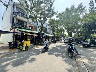 Bán nhà MT cổng đại học Văn Lang, 5x20m, đang KD cafe