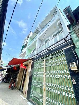 nhà bán 4m x 9m. 2 lầu đường Phú định F16.Q8