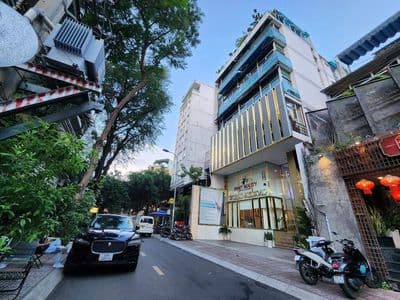 Tòa nhà mới sửa chữa cho thuê tại 17 hồ xuân hương p võ thị sáu quận 3