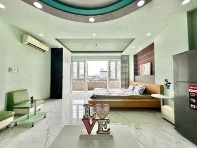 Cho thuê căn hộ ban công - đầy đủ tiện nghi - ngay tên lửa