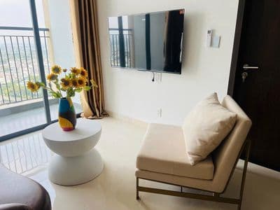 Thuê phú đông sky garden 2pn tặng bình giữ nhiệt & nón bảo hiểm