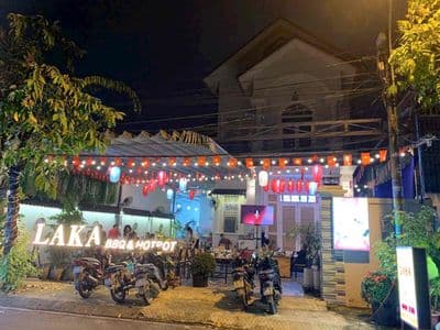 Giảm 1 tỷ biệt thự 311m2 đang kinh doanh quán ăn gần chợ bà điểm