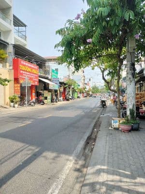 Bán Nhà Mặt Tiền đường Lâm Văn Bền DT:4,3x17 phường tân quy Quận 7