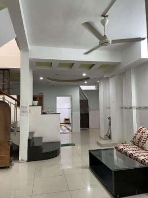 Bán nhà dt 107 m2 cực rẻ , 2T,4PN , đang cho thuê ..