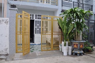 Bán nhà riêng 2,400 tỷ, 100m2, 3PN, 2WC, pháp lý đầy đủ, chính chủ