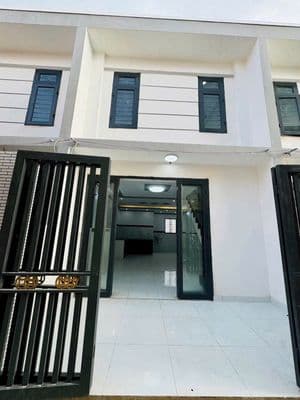 Hạ giá bán gấp căn 1 trệt 1 lầu nằm ngay cây xăng 75 đồng khởi