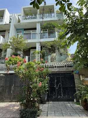 Bán gấp nhà Bình Lợi. DT 4X18M.Trệt 2 Lầu ST Hẻm thông 12m có vỉa hè