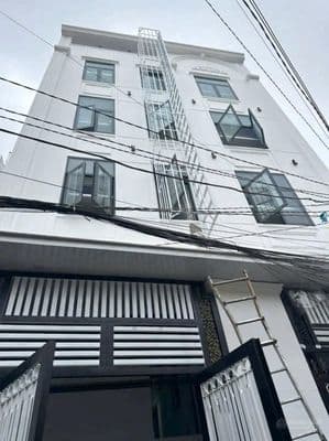 Bán tòa nhà căn hộ dịch vụ 6 tầng - dòng tiền 8,2%/năm – giá: 26,5 tỷ