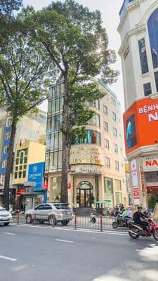 Cho thuê tòa nhà góc 2MT Số 45 đường 3/2, Quận 10. DT: 8x15m.
