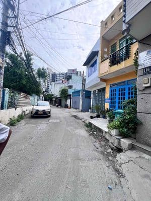 Nhà chính chủ shr ( 1tr. 1l. 3p. ngủ ) giá: 4.2 tỷ