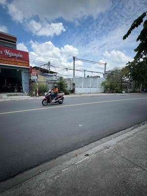 cho thuê mặt tiền đẹp ngang 12.5m dt 325m kinh doanh mọi ngành nghề