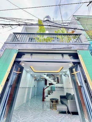 Nhà SHR 1Lầu 4x10m. Hướng Đông Nam. Nhà Mới Ở Ngay. Gần Chợ HL80B