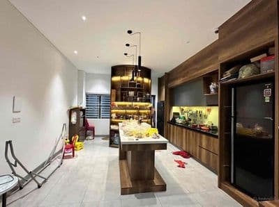 Bán nhà 3 tầng đối diện công viên mát mẻ, hướng đông nam
