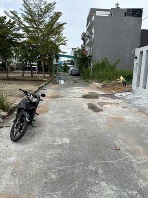 Đất kdc 1368 lê văn lương, 6,1x13.2m đối diện công viên