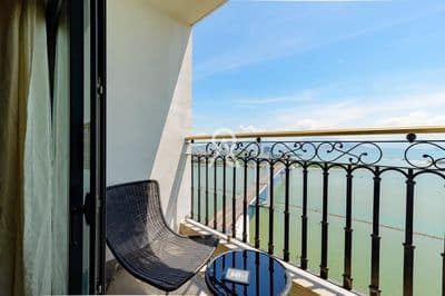 Bán Gấp căn hộ cao cấp GOLDENBAY , 1PN , ô tô , dòng tiền 7-10tr