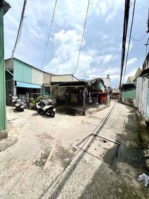 NHÀ NÁT 71M2 CẤP 4 HẺM XE HƠI 226 NGUYỄN BÌNH GẦN UBND HUYỆN SỔ RIÊNG