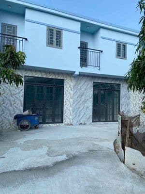 nhà 1 trệt 1 lầu long hậu giáp nhà bè