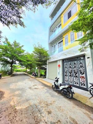 Đất đường xe hơi - gần lộ huỳnh tấn phát