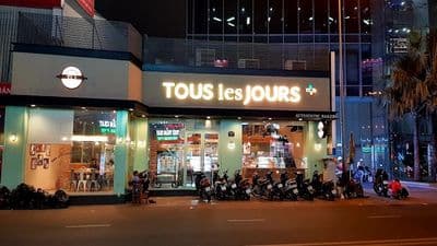 Cho thuê mặt bằng đường Cách Mạng Tháng Tám, Quận 3. Ngang 8 mét