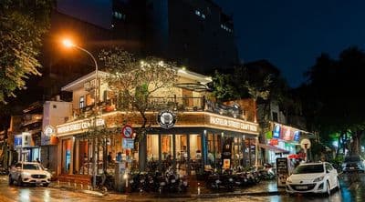 Cho thuê mặt bằng kinh doanh GÓC 2MT Pasteur, Quận 1. DT: 8x30m