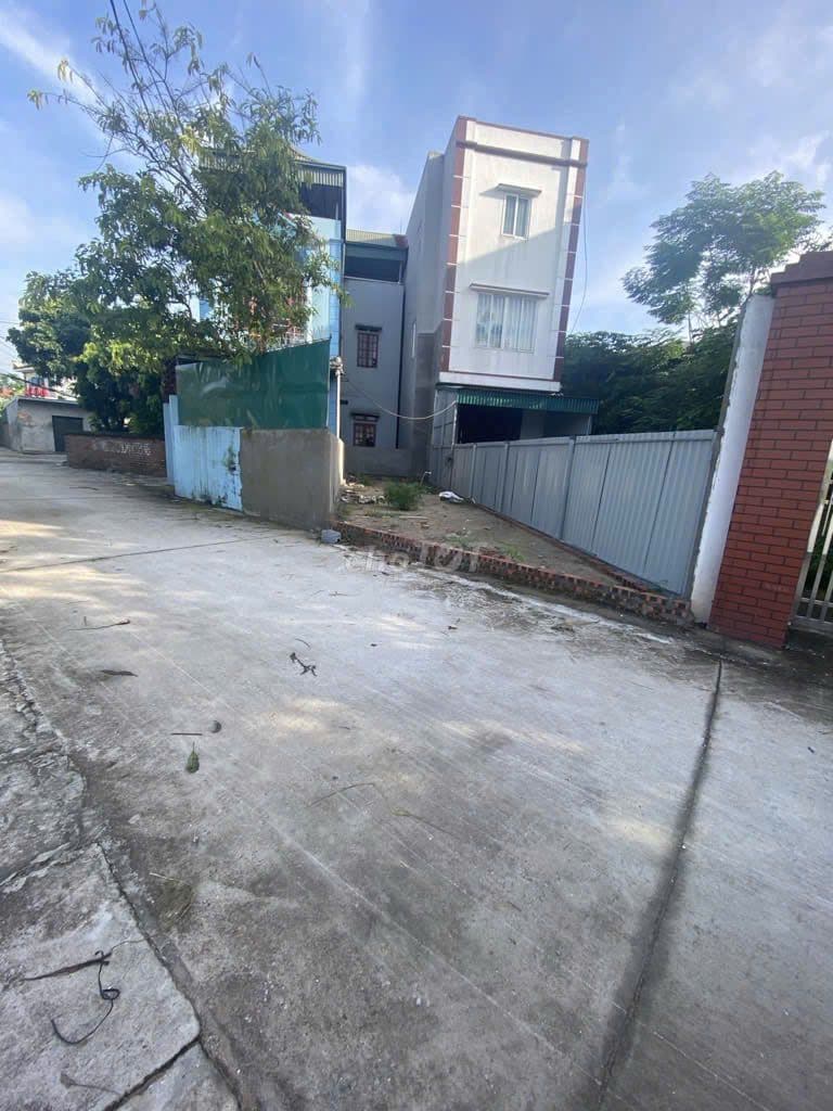 Đất Vàng 42,6m2 Bìa Làng Cổ Loa - Đất Mặt Tiền - Đường Thông 2 Ô Tô