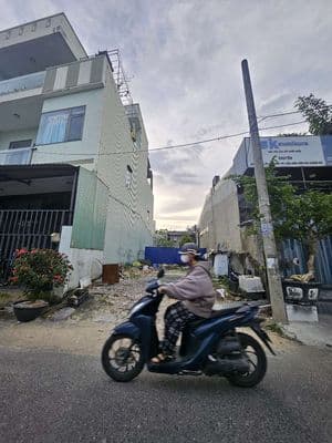 Bán Mặt tiền Bình Kỳ. Chuẩn Bị mở đường 7m5. HÒA QUÝ. Giá 4 tỷ 050