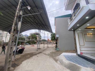 cả Hà Nội chỉ có căn này 40m2 mặt ngõ ô tô. Giá chỉ 2.x tỷ-Nhà xây mới