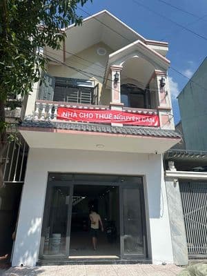 cần bán căn nhà 1 trệt 1 lầu dt 150m2 full thổ cư kdc vietsing
