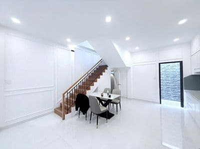 Bán Nhà - Đường Lạc Long Quân ,P8 ,Tân Bình DT; 6X12M ,64m2 3 Tầng