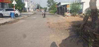 Bán 2 nền đất mặt tiền đường nhựa gần sông