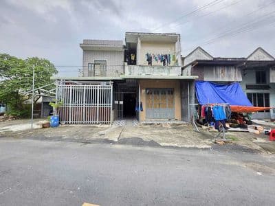 Nhà trọ 1 trệt 1 lầu 10x28m mặt tiền gần chợ Thông Dụng, thu 35trieu