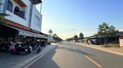 Mặt tiền đường tạ văn sáu - trung tâm thị trấn đất đỏ -615m2 -4.5tỷ