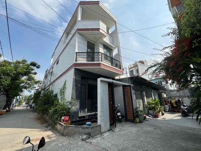 Bán Nhà 3 Tầng Căn Góc Gần Phạm Văn Đồng