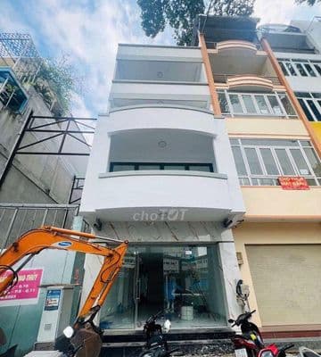 Nhà mới 100%, mt bàu cát 3_4,5x18m_3 lầu trống suốt.