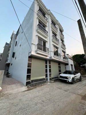 Hơn 3 tỷ có nhà 4 tầng ngõ thông , ô tô tải qua nhà.