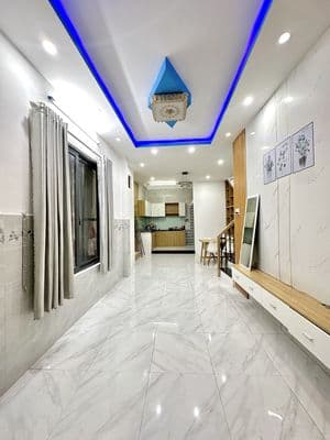 Kiệt Nguyễn Hoàng 2 tầng kiên cố , 2PN + 2WC chính chủ